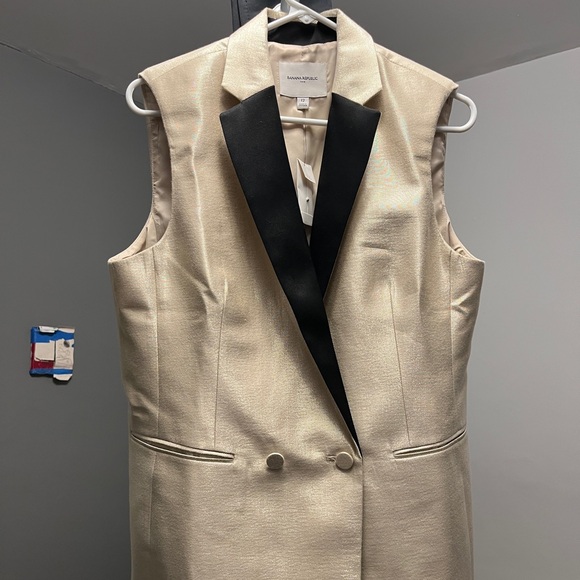 Banana Republic Jackets & Blazers - Banana Republic Metallic Gold and Black Vest